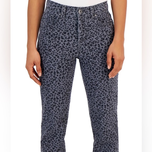 STYLE & CO Women’s Straight Leg Jeans - Picture 2 of 11